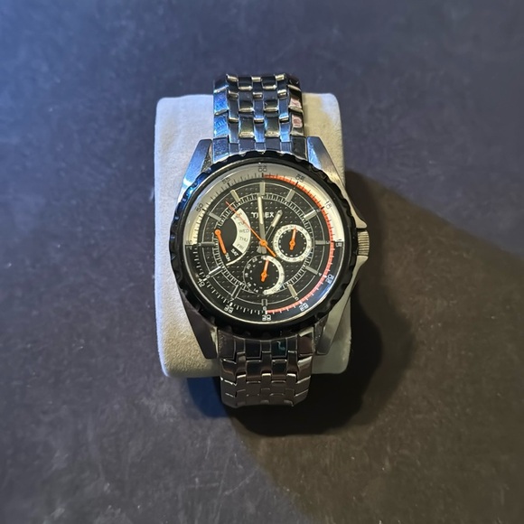 Timex Watch - Picture 1 of 3
